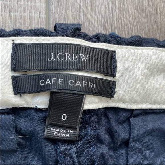 J. Crew Cafe Capri Pinwheel Eyelet Trouser in Navy Size 0 - Picture 3 of 7